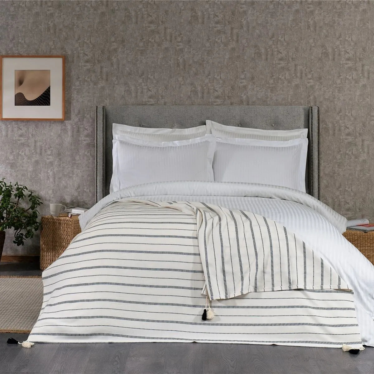 The Joey Classic Farmhouse Throw