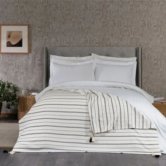 The Joey Classic Farmhouse Throw